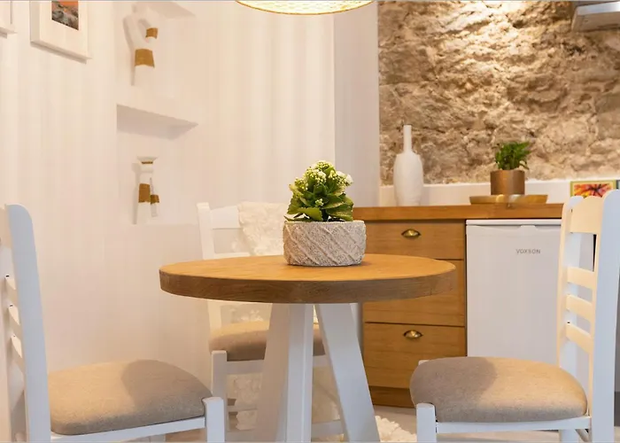 Ziv Boutique Town Square Ii